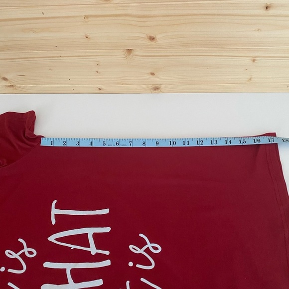 NWOT Burgundy Graphic Print “IT IS WHAT IT IS” Women’s Medium Fun Slogan T-shirt - Picture 9 of 11